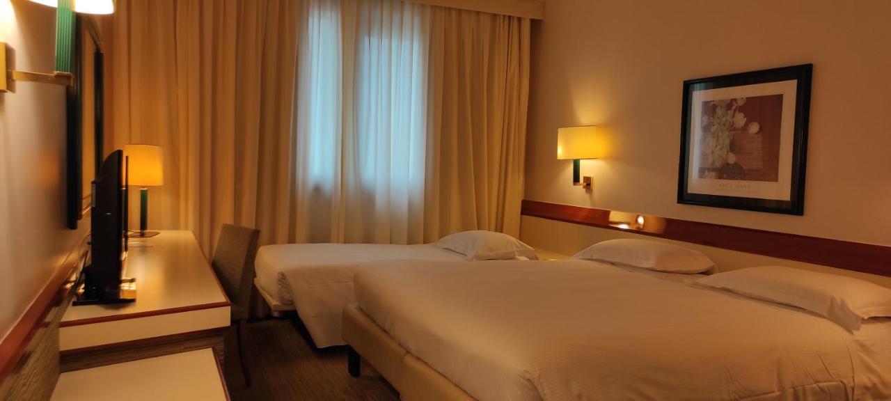 Starhotels President Genoa Luaran gambar