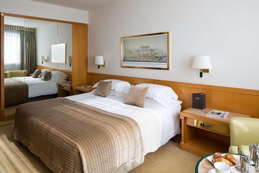 Starhotels President Genoa Bilik gambar
