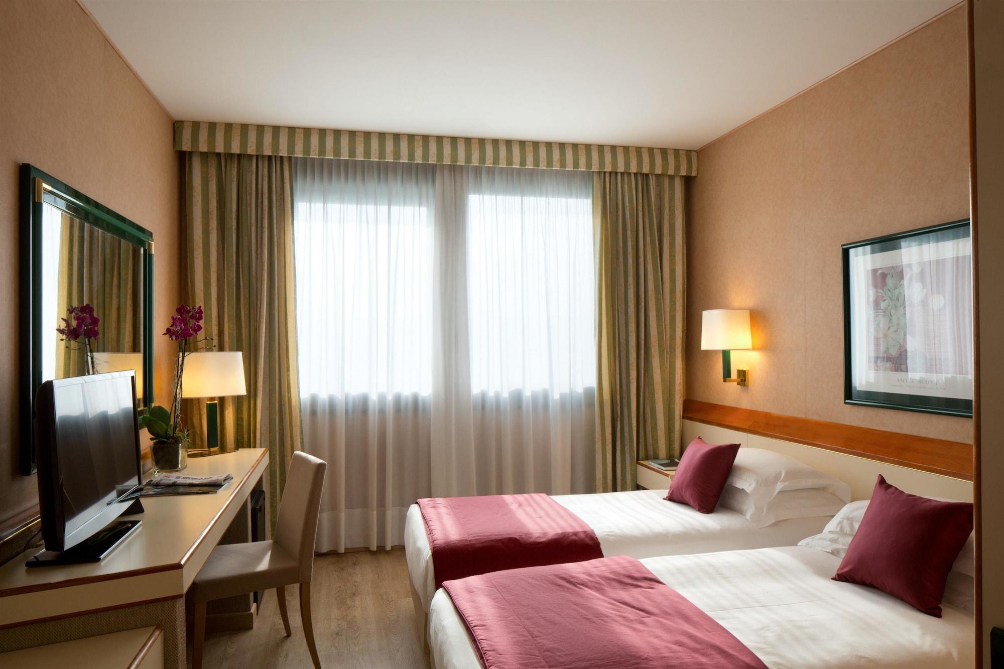 Starhotels President Genoa Luaran gambar